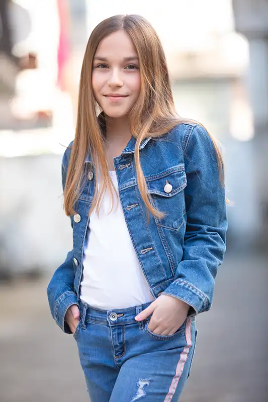 Book fotografico bambina Milano, ritratto di profilo