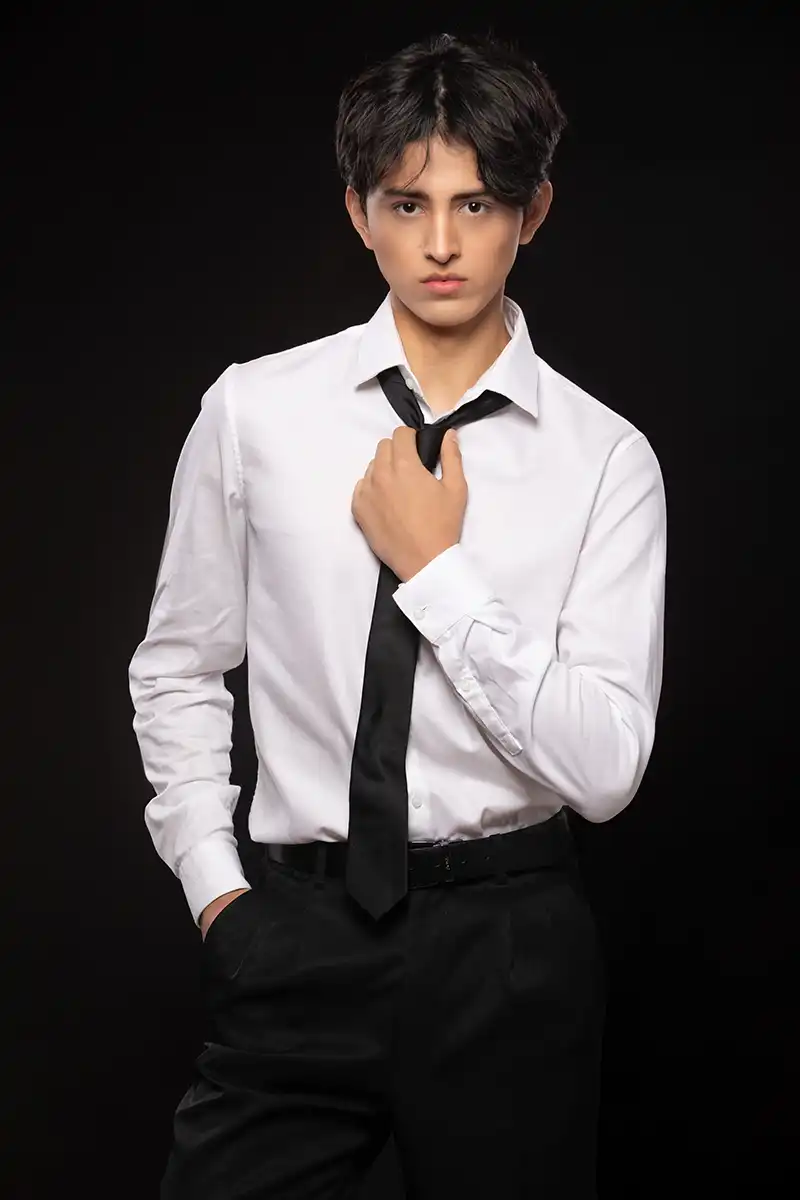 Galleria book fotografico uomo Milano, taglio editoriale professionale in studio