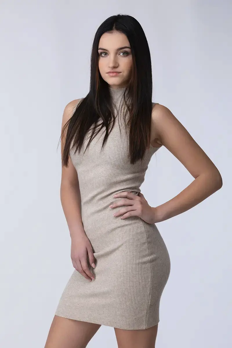 Carriera modella di moda Milano, scatto commerciale per catalogo