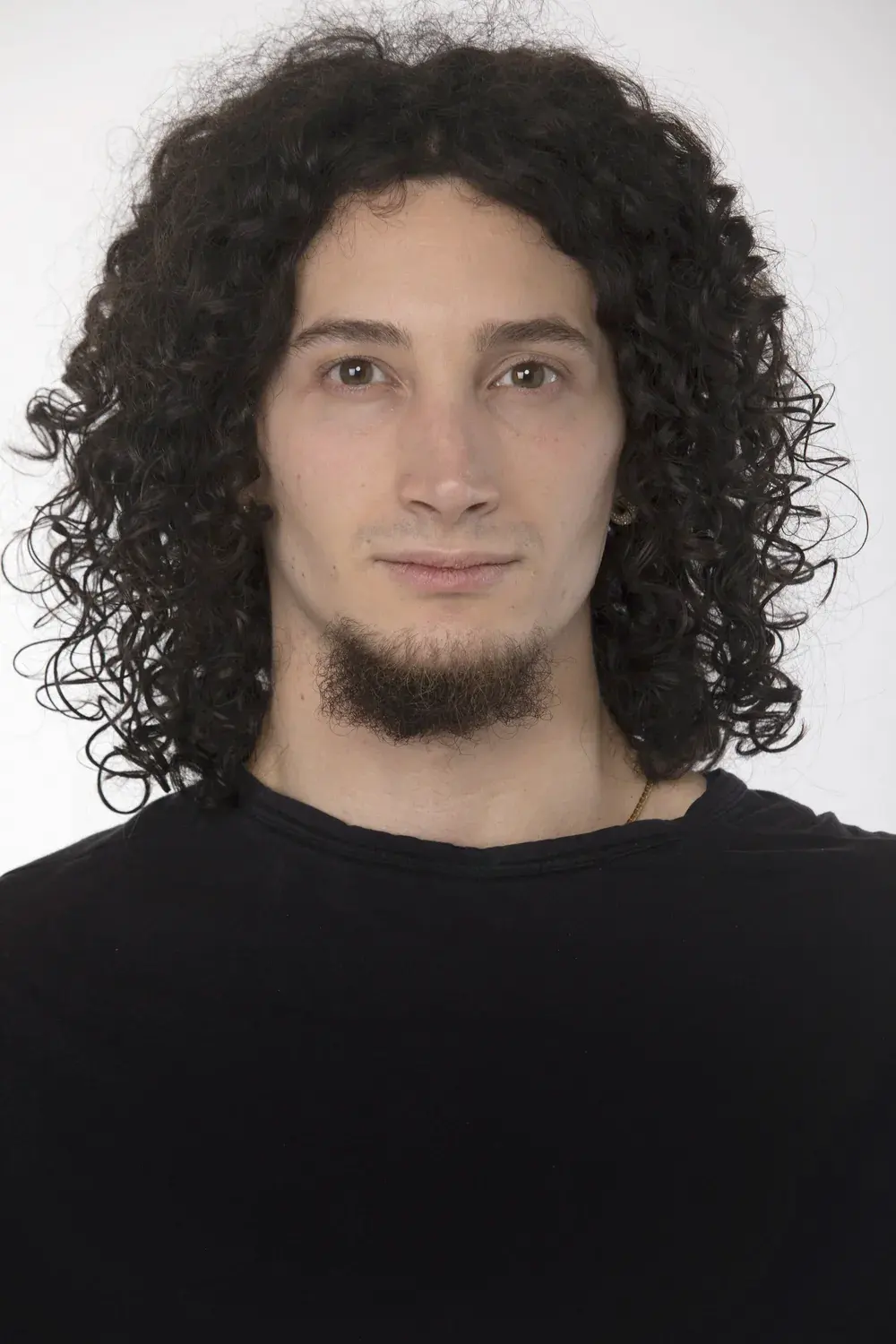 Polaroid modelli Milano primo piano editorial uomo capelli ricci per casting
